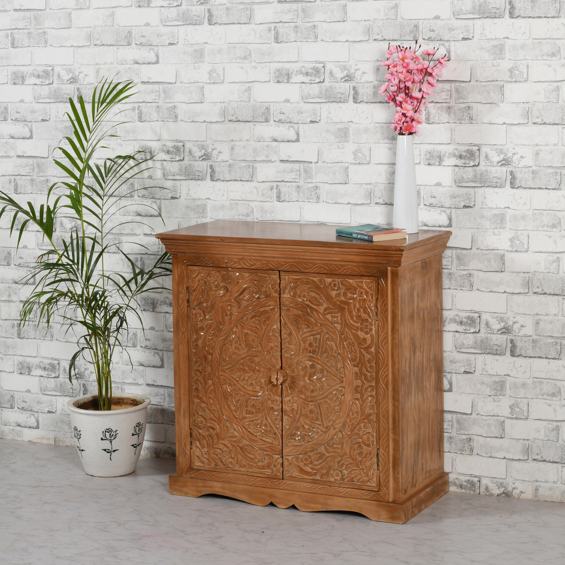 Carved Mango Wood Sideboard With 2 Doors - Brown