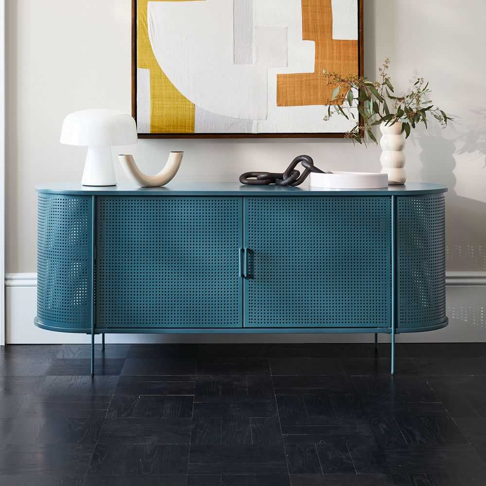 Esteban Metal Buffet