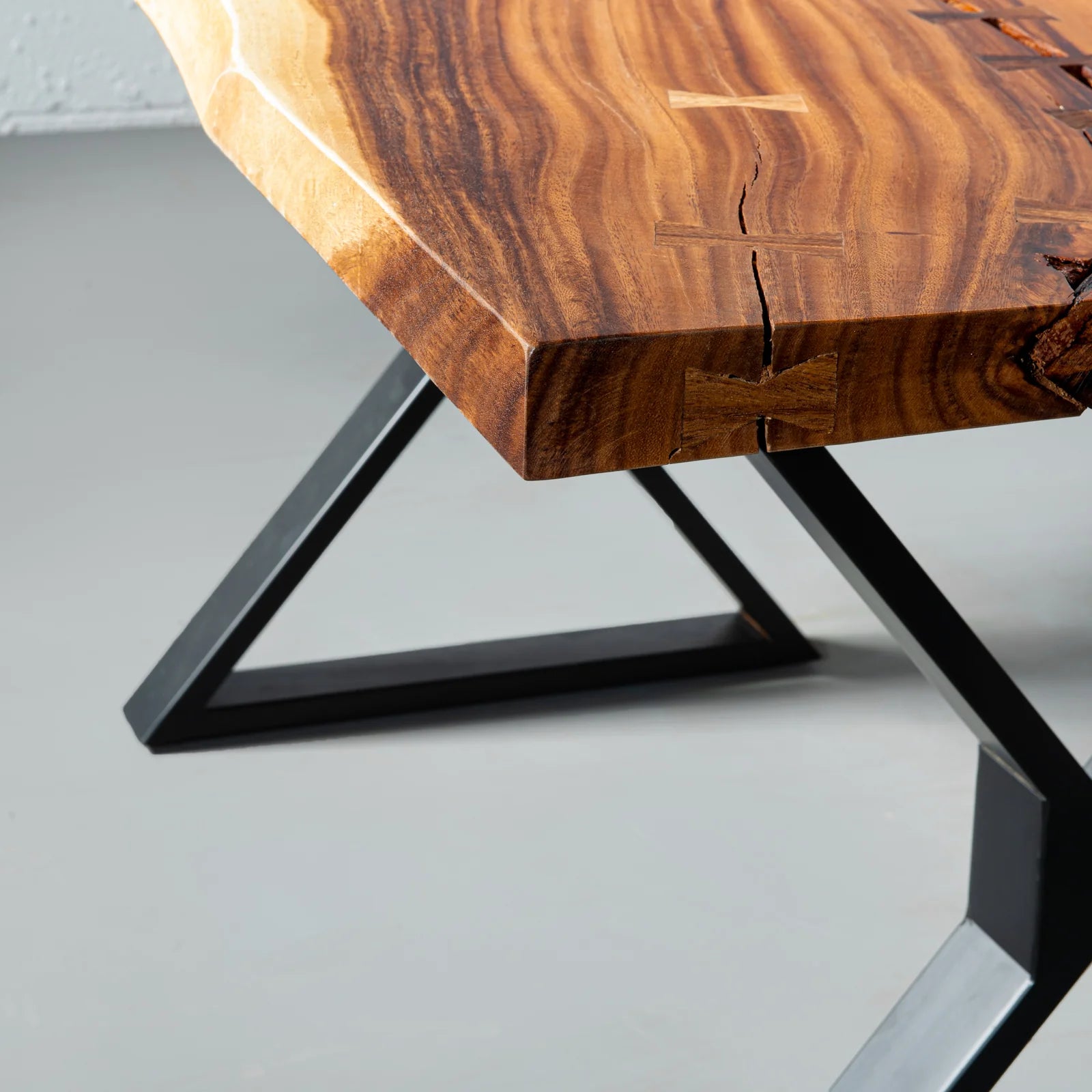 COMPAC - Suar Live Edge Table X Black
